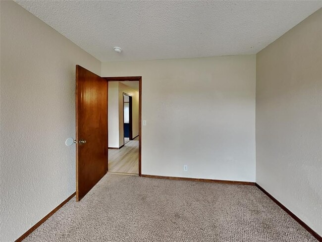 Building Photo - 2200 Sandy Creek Trail