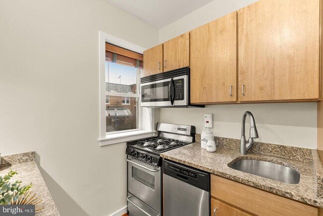 Building Photo - 3534 10th St NW