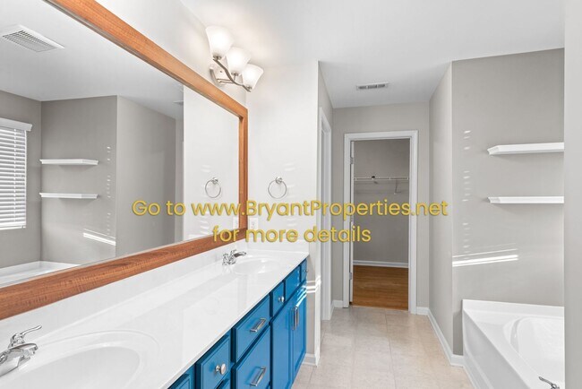 Building Photo - 1801 Stonewater Dr