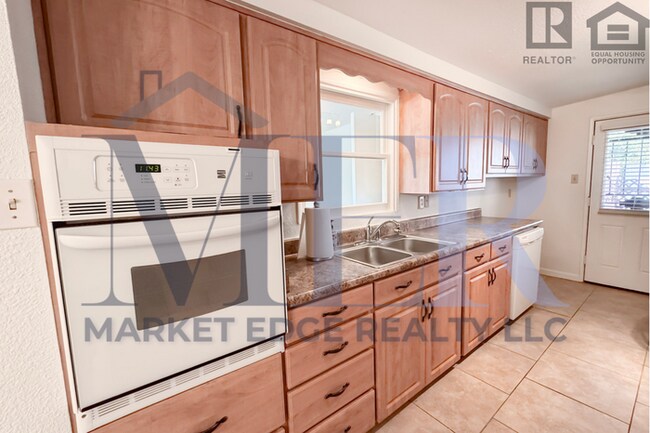 Building Photo - 3Bed/2Bath Home Scottsdale/Thomas! $399 MOVE-IN SPECIAL! Ready for Immediate Move-In!