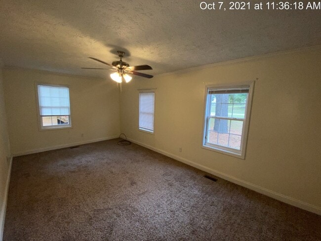 Building Photo - 1005 Sandalwood Dr