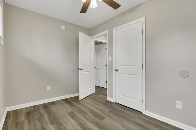 Building Photo - 2817 Woodgrove Dr