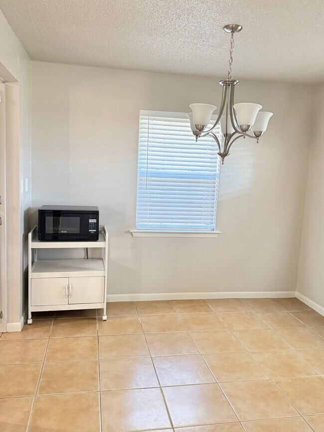 Building Photo - Classic Celina Charm with Vintage Comfort - Spacious 3-Bedroom Home with Large Yard and Covered P...