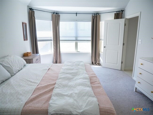 Building Photo - 292 Eagle Ford Dr