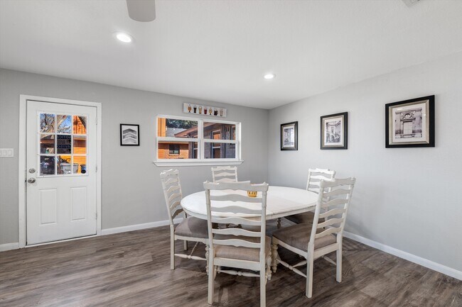 Building Photo - 2753 Larkspur Ln