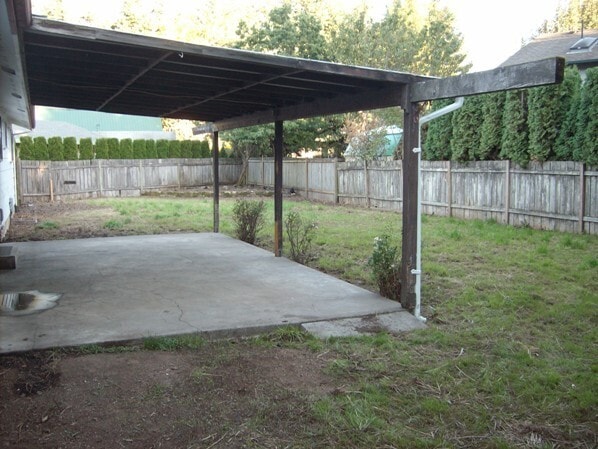 Building Photo - NW Eugene home in a cul-de-sac with a larg...