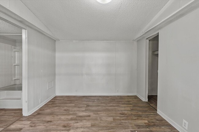 Building Photo - Beautifully Updated 3BR/2BA Trailer in Mus...