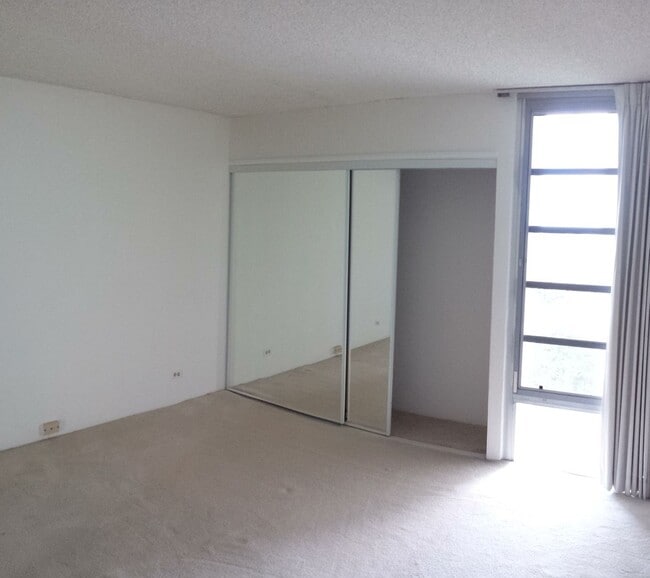 Building Photo - 98-410 Koauka Loop, Unit 3K