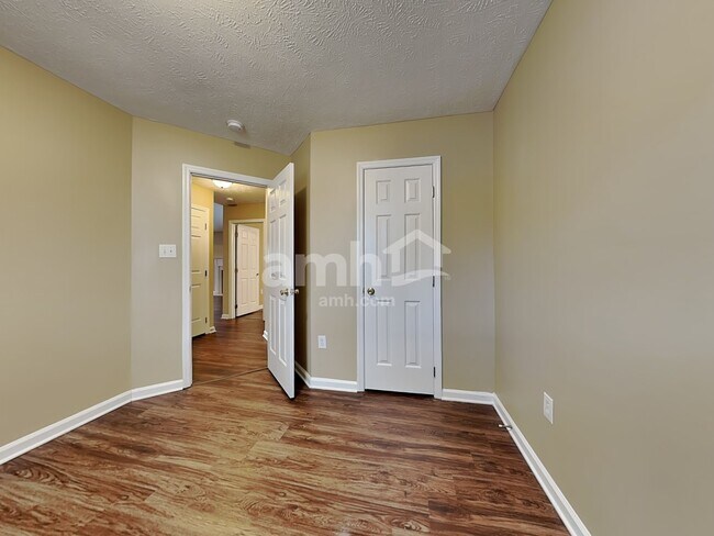 Building Photo - 112 Pine Orchard Ct