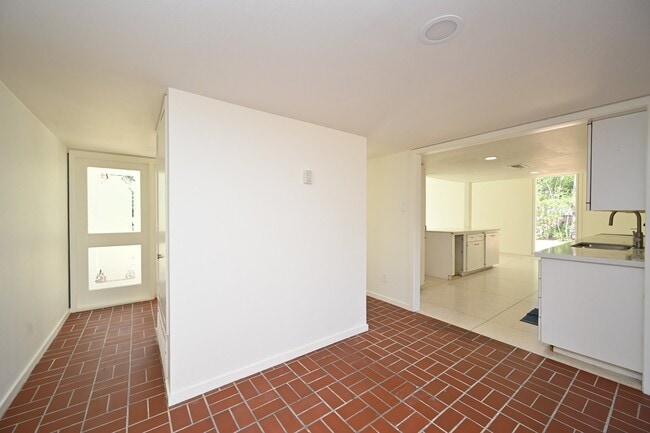 Building Photo - 14420 Westway Ln