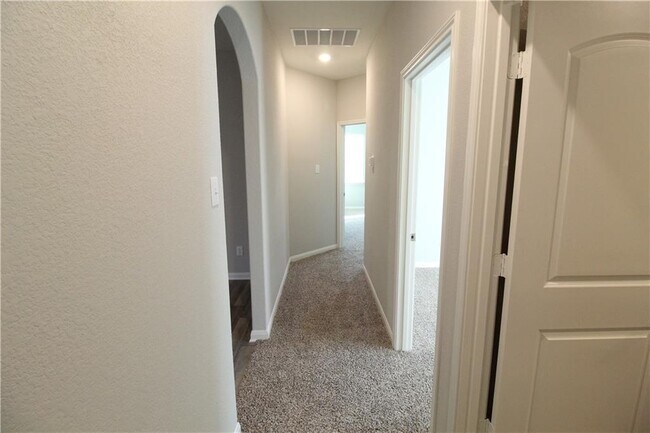 Building Photo - 509 Washington Dr