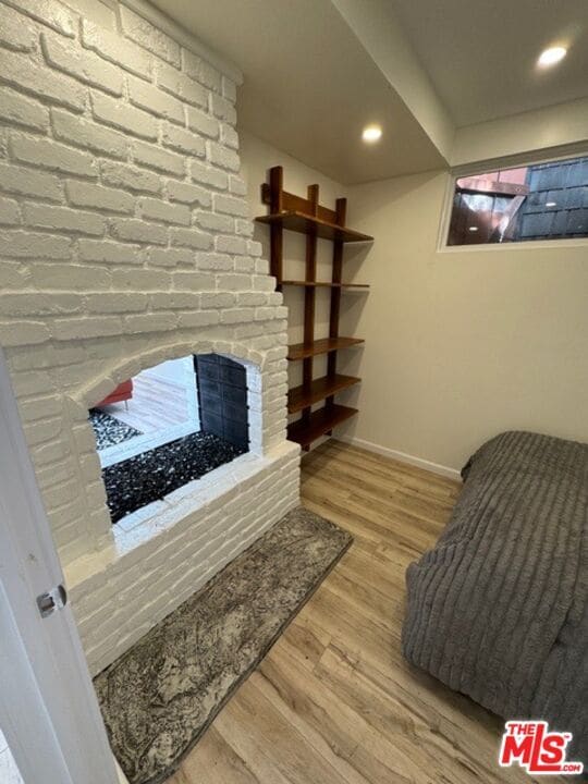 Building Photo - 1636 N Beverly Glen Blvd