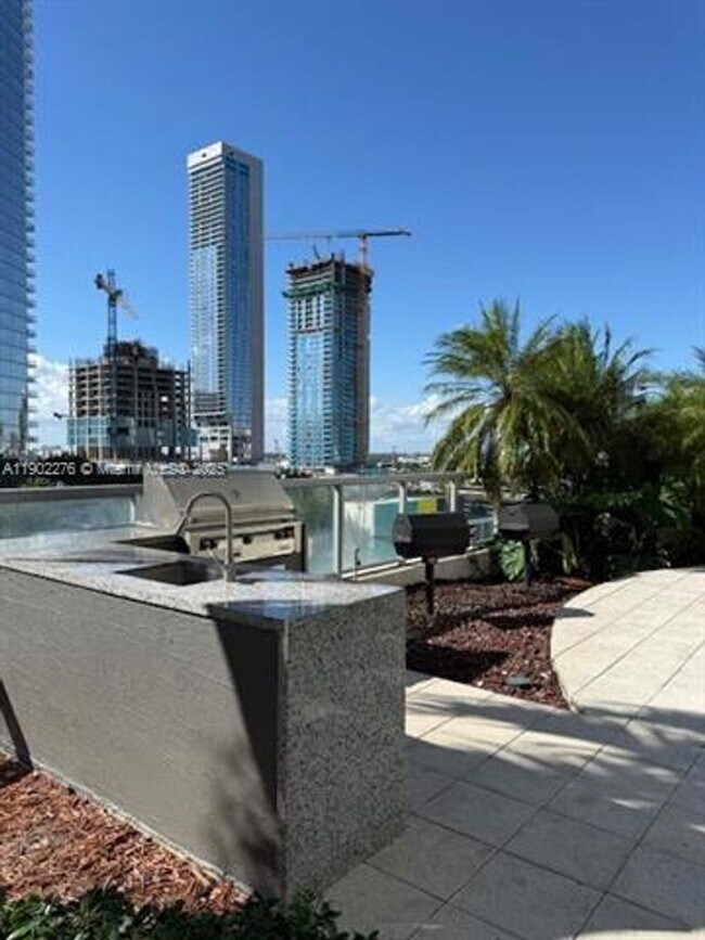 Building Photo - 888 Biscayne Blvd