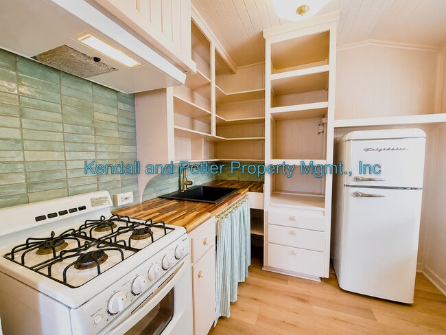 Building Photo - 607CAPITOLA - A and B