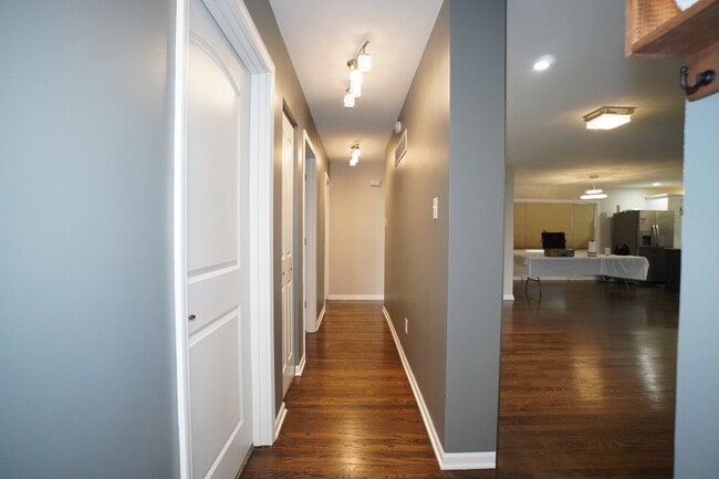 Building Photo - 6092 Cleveland St