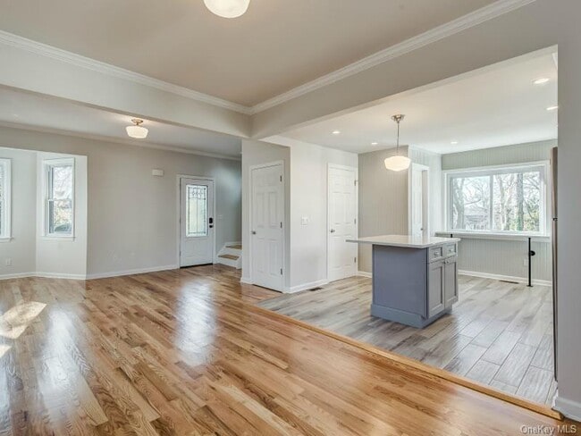 Building Photo - 232 Franklin Ave