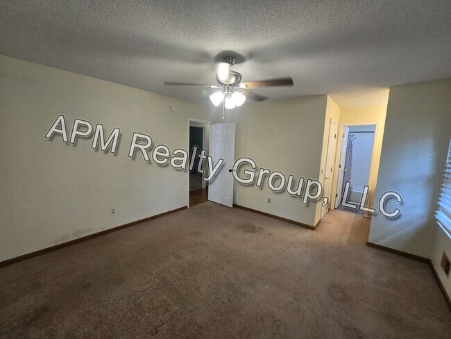 Building Photo - Single story West Columbia home