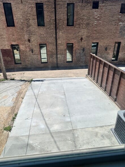 Building Photo - 1816 N Calvert St