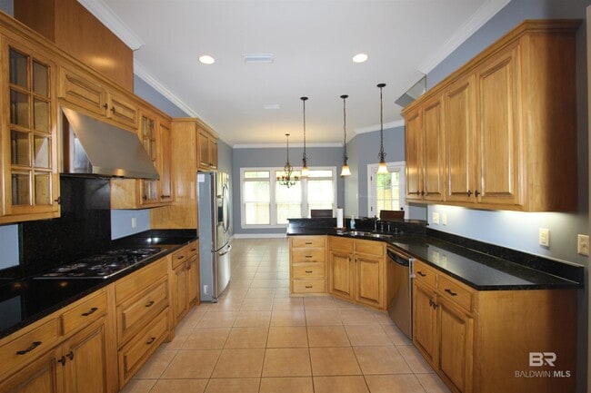 Building Photo - 9948 Sommerset Dr