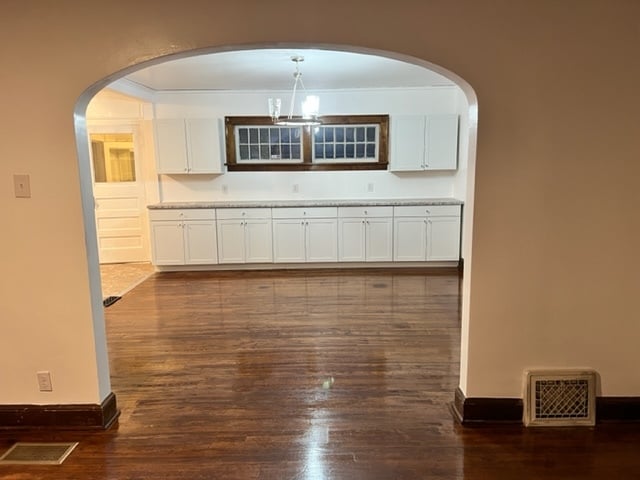 Building Photo - 426 S Edison Ave