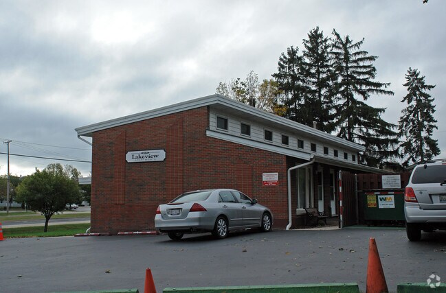 Building Photo - Lakeview Apartments