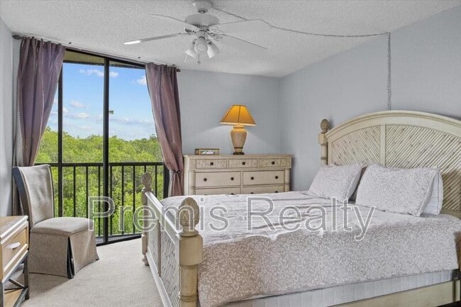 Building Photo - 900 Cove Cay Dr