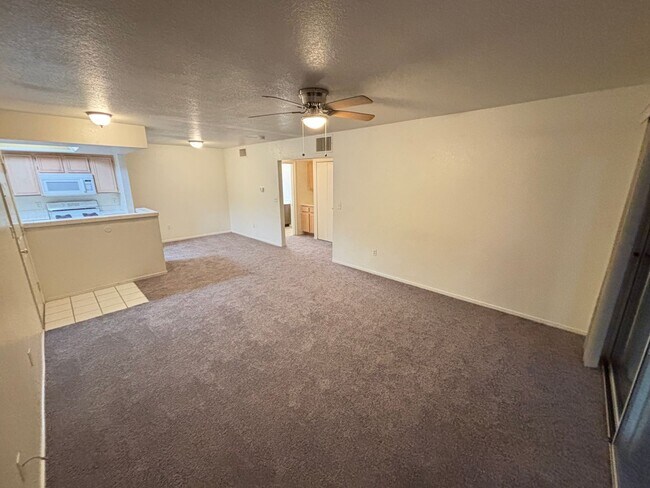 Building Photo - Spacious 1BED/1BATH 2nd floor Condo in La Posada at Summerlin.