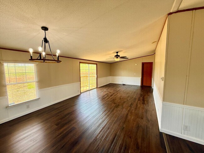 Building Photo - 2948 Ellejoy Rd