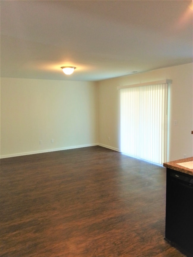 Building Photo - 9 Millie Ct