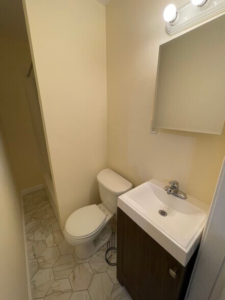 Building Photo - 1318 Commonwealth Ave