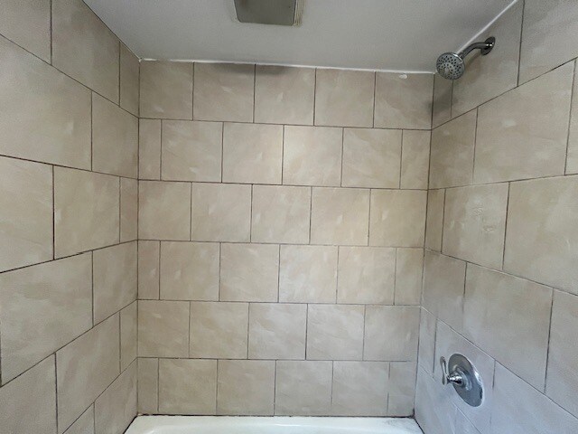 Building Photo - 1353 E Dayton St