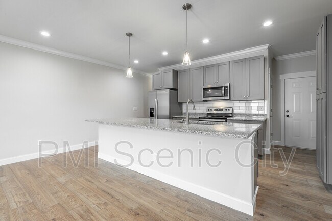 Building Photo - 1904 Cypress Ln