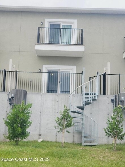 Building Photo - 933 Paddleboard Ct