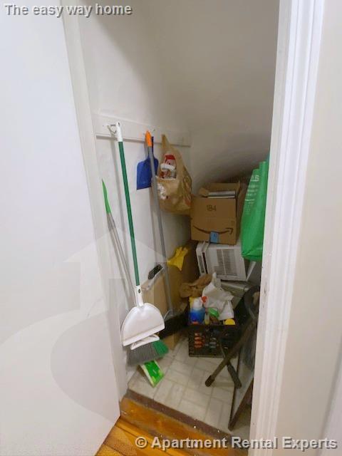 Building Photo - 519 Main St