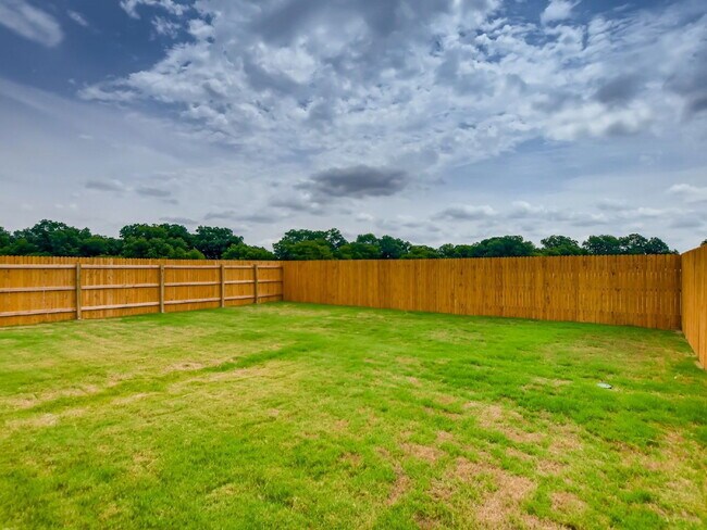 Building Photo - 3705 Canaan Matthew Dr