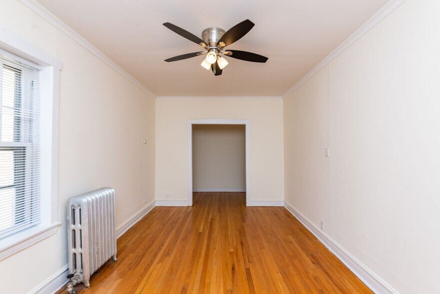 Building Photo - 2480 N Lincoln Ave