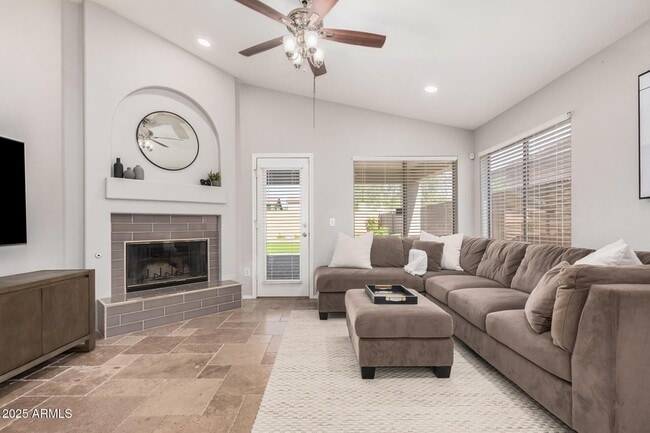 Building Photo - 4632 E Mossman Rd