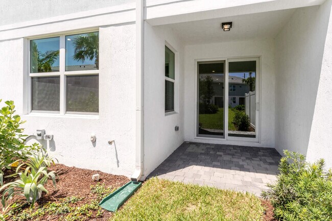 Building Photo - 552 Sanderling Cir