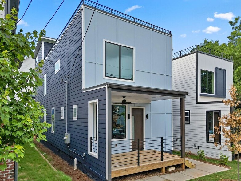 Modern Home Frontview - 569 Middle St SW