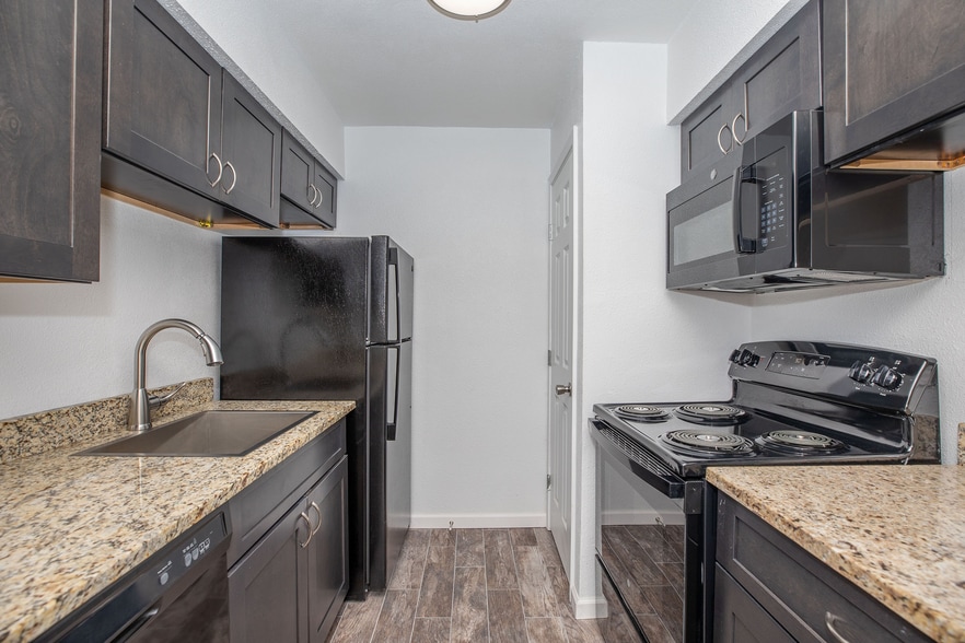 Building Photo - Chase View Apartments