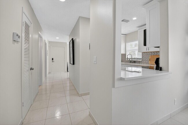Building Photo - 13769 Date Palm Ct