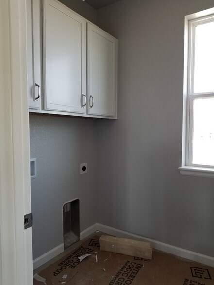 Building Photo - 412 w 128th place