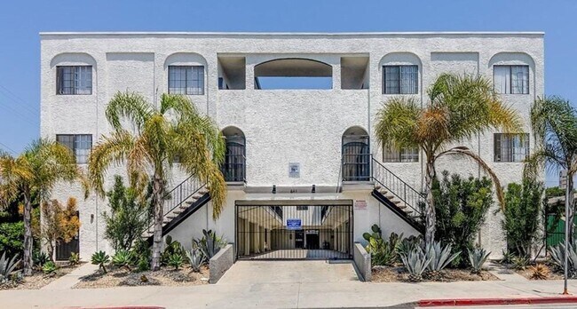 Interior Photo - 501 Hyde Park Pl