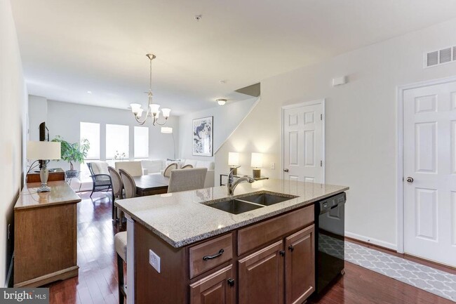 Building Photo - 20586 Geddes Terrace