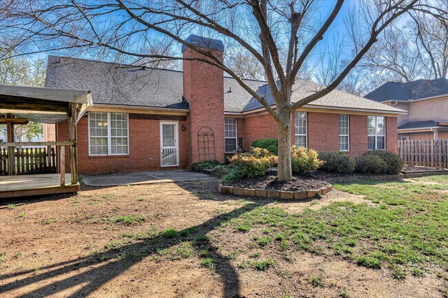 Building Photo - 1140 Parkside Trail