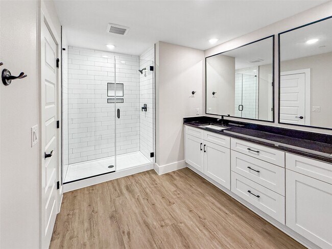 Building Photo - 5609 Mobeetie Lp