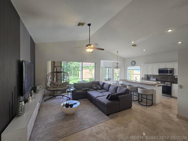 Building Photo - 22112 Altona Dr