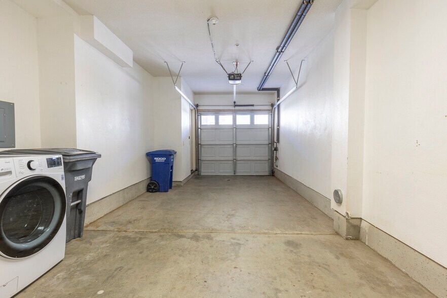 Building Photo - 1143 Terracina Ln