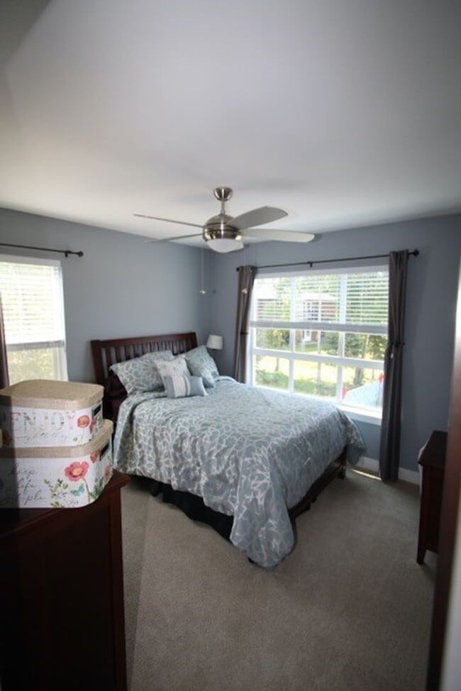 Building Photo - Modern and Spacious 4 Bedroom Condo in Eas...