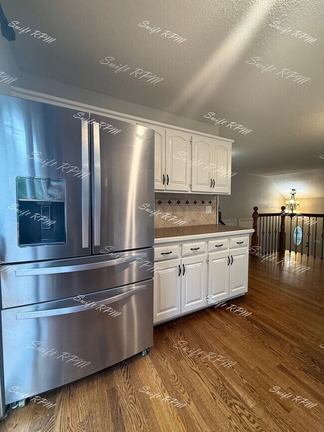 Building Photo - 1354 S Brentwood Dr